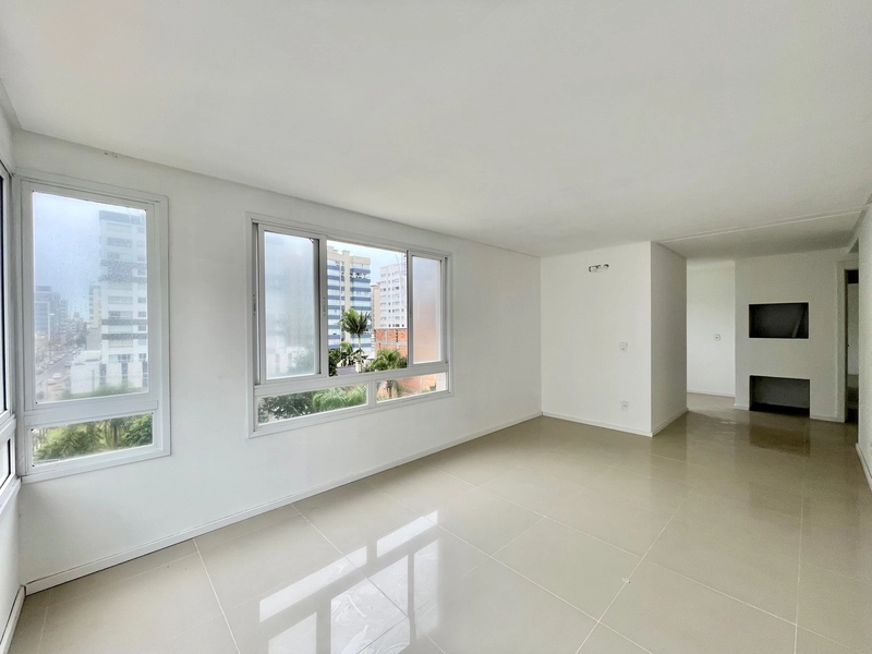 Localização nobre, junto à avenida Ubirajara e praça Luterana: 7ª foto da galeria de imagens do imóvel