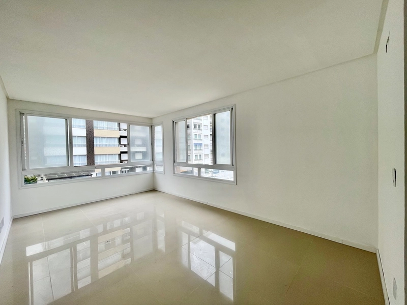 Localização nobre, junto à avenida Ubirajara e praça Luterana