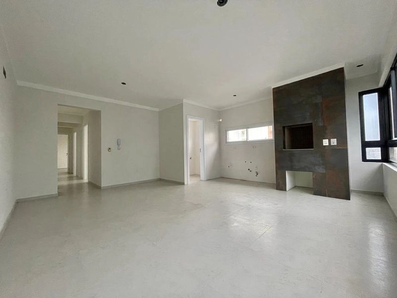 Amplo apartamento nunca habitado: 2ª foto da galeria de imagens do imóvel