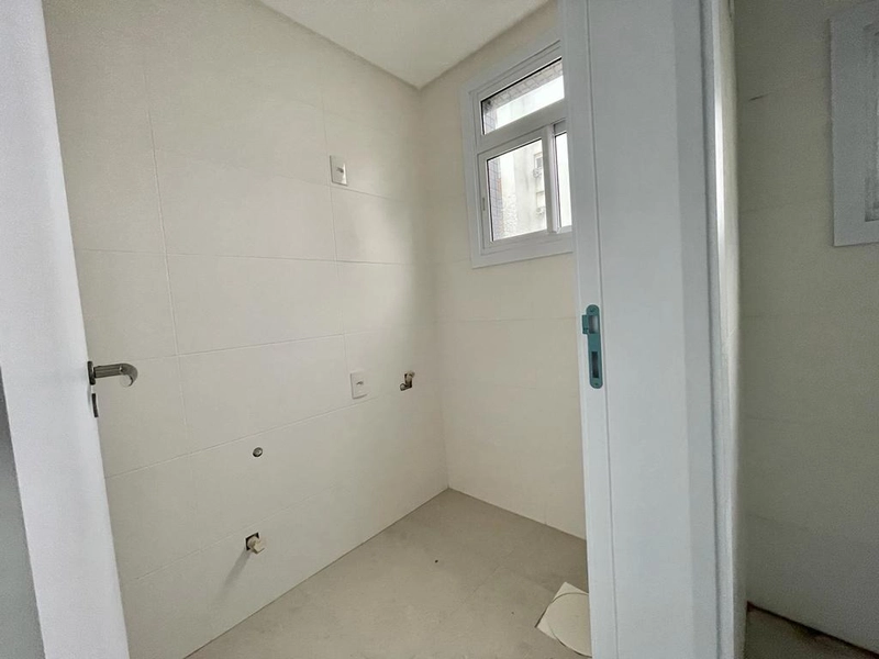 Amplo apartamento nunca habitado: 4ª foto da galeria de imagens do imóvel