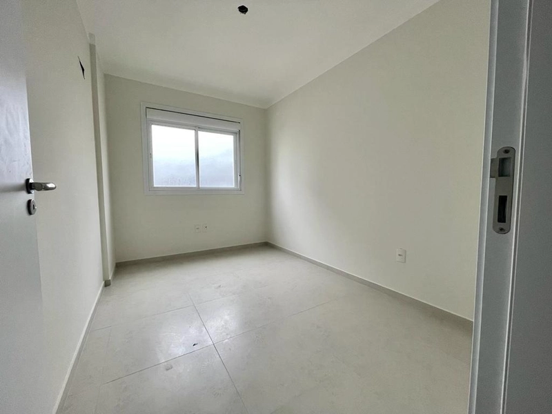 Amplo apartamento nunca habitado: 9ª foto da galeria de imagens do imóvel
