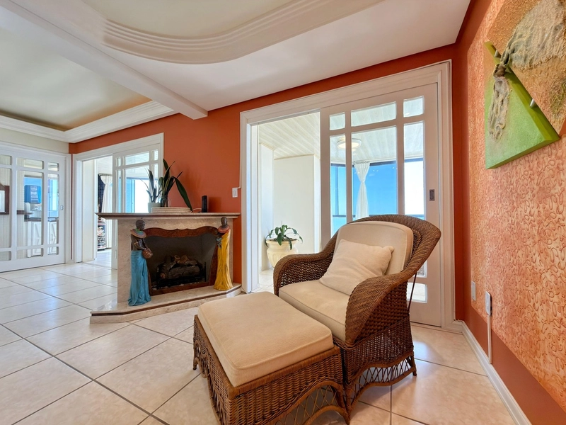 APARTAMENTO À VENDA COM VISTA PARA O MAR: 5ª foto da galeria de imagens do imóvel