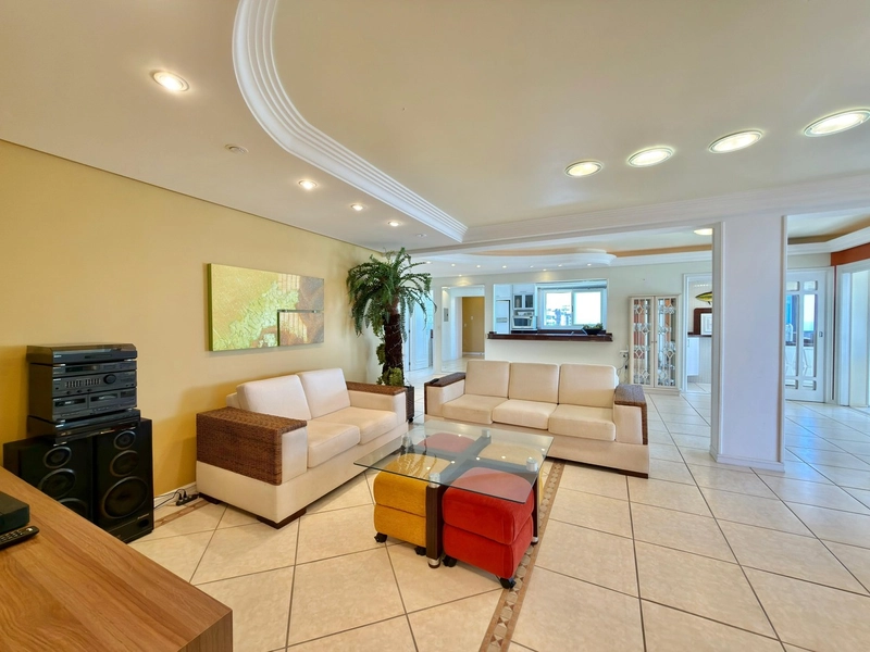 APARTAMENTO À VENDA COM VISTA PARA O MAR: 2ª foto da galeria de imagens do imóvel