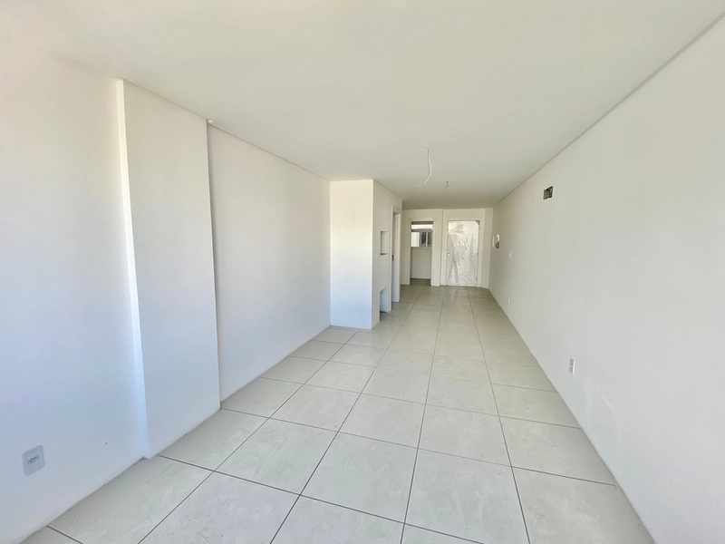OPORTUNIDADE Á APENAS 3 QUADRAS DO MAR, DE FRENTE PARA A PRAÇA.: 13ª foto da galeria de imagens do imóvel