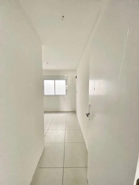 OPORTUNIDADE Á APENAS 3 QUADRAS DO MAR, DE FRENTE PARA A PRAÇA.: 7ª foto da galeria de imagens do imóvel