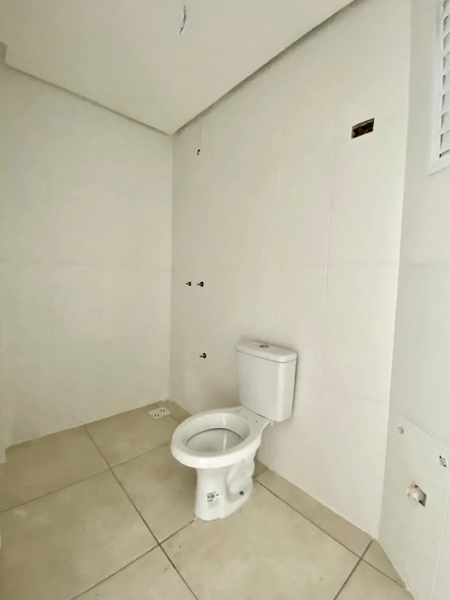 OPORTUNIDADE Á APENAS 3 QUADRAS DO MAR, DE FRENTE PARA A PRAÇA.: 16ª foto da galeria de imagens do imóvel