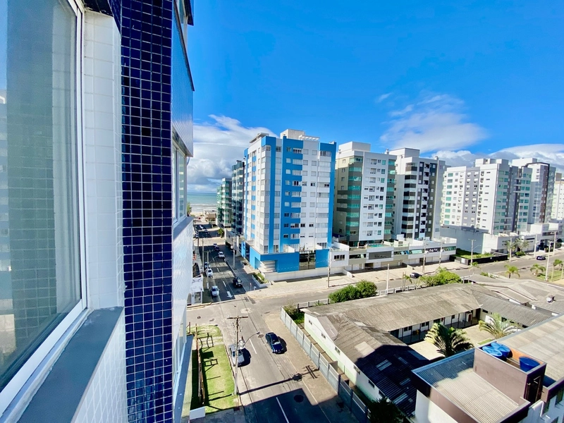 OPORTUNIDADE Á APENAS 3 QUADRAS DO MAR, DE FRENTE PARA A PRAÇA.: 1ª foto da galeria de imagens do imóvel
