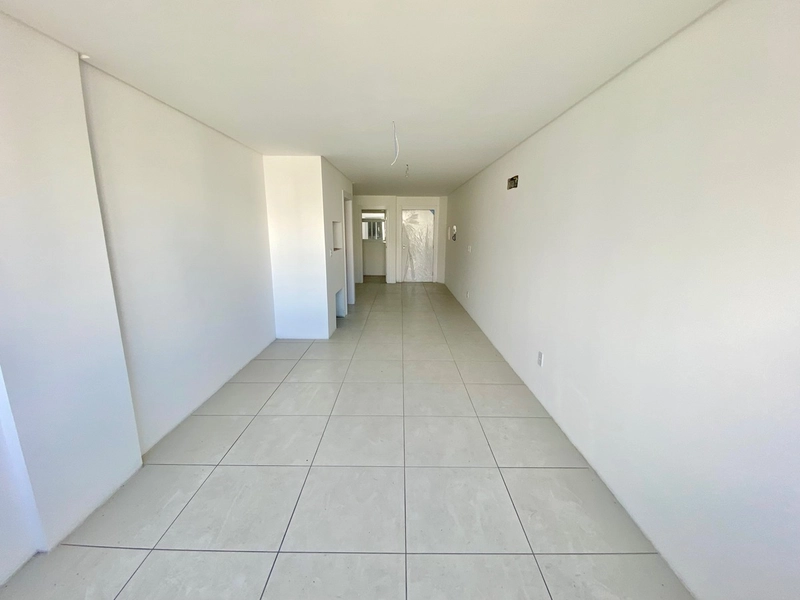 OPORTUNIDADE Á APENAS 3 QUADRAS DO MAR, DE FRENTE PARA A PRAÇA.: 5ª foto da galeria de imagens do imóvel