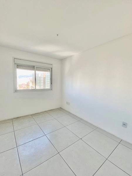 OPORTUNIDADE Á APENAS 3 QUADRAS DO MAR, DE FRENTE PARA A PRAÇA.: 14ª foto da galeria de imagens do imóvel