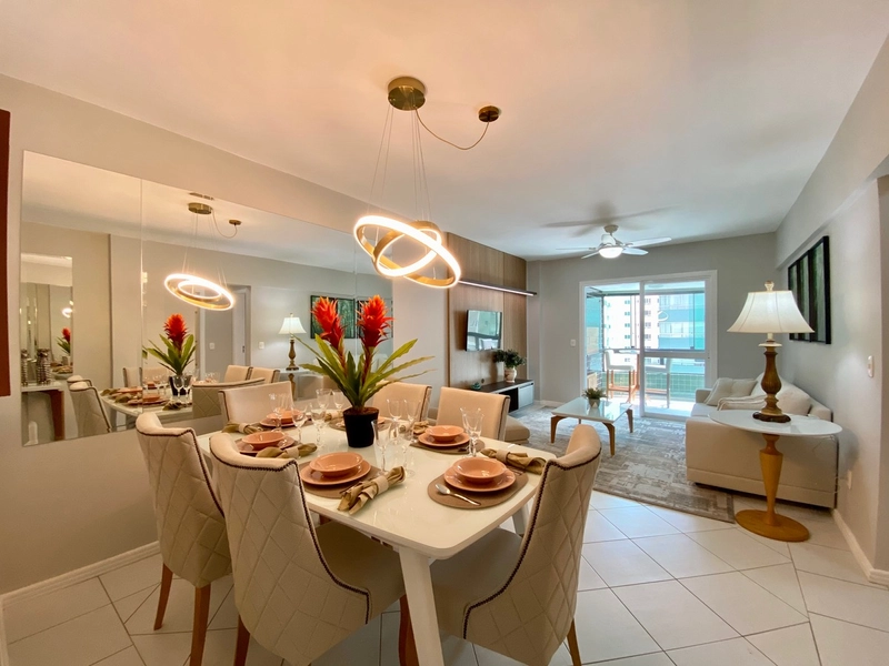 NA AVENIDA UBIRAJARA COM VISTA DEFINIDA DO MAR E SANTINHA!