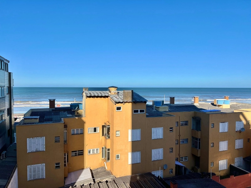 APARTAMENTO A VENDA COM VISTA MAR AO LADO DA PRAÇA FLÁVIO BOIANOWISKY: 3ª foto da galeria de imagens do imóvel