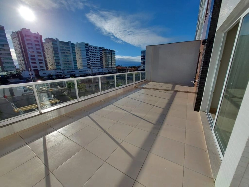 TERRAÇO PRIVATIVO EM FRENTE A PRAÇA
