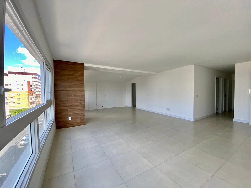 Terraço junto a praça e av. central: 3ª foto da galeria de imagens do imóvel
