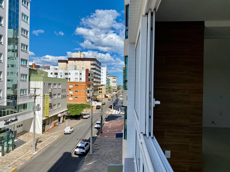 Terraço junto a praça e av. central: 2ª foto da galeria de imagens do imóvel