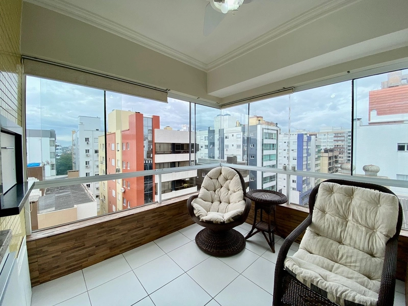 SACADA COM CHURRASQUEIRA JUNTO A PRAÇA E AVENIDA CENTRAL: 4ª foto da galeria de imagens do imóvel