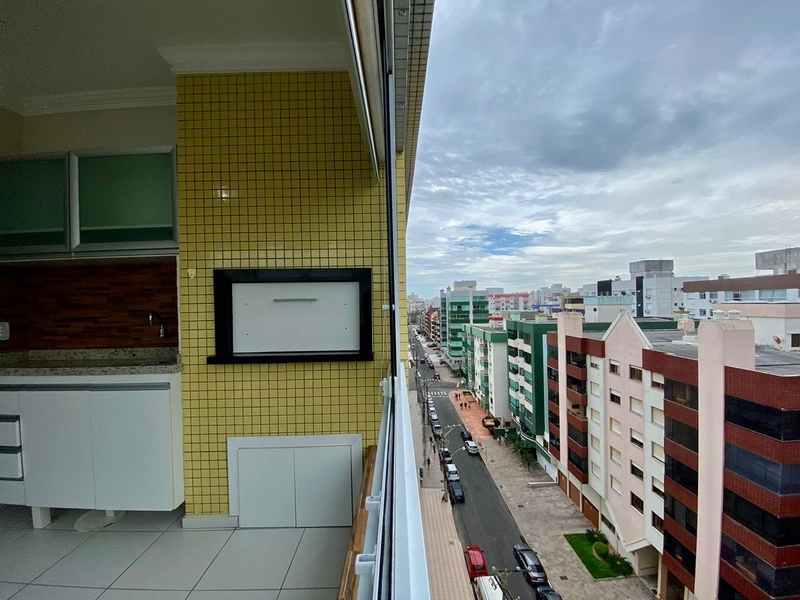 SACADA COM CHURRASQUEIRA JUNTO A PRAÇA E AVENIDA CENTRAL: 6ª foto da galeria de imagens do imóvel