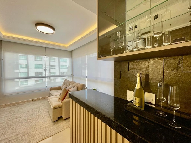 APARTAMENTO COM SACADA DE FRENTE PARA A PRAÇA DA MARINA!!!: 6ª foto da galeria de imagens do imóvel