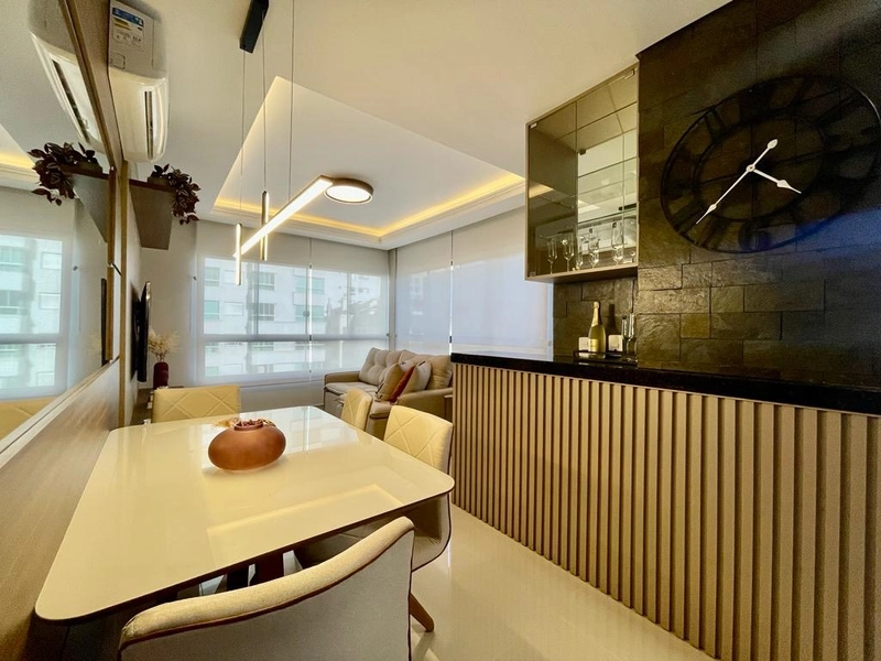 APARTAMENTO COM SACADA DE FRENTE PARA A PRAÇA DA MARINA!!!: 4ª foto da galeria de imagens do imóvel