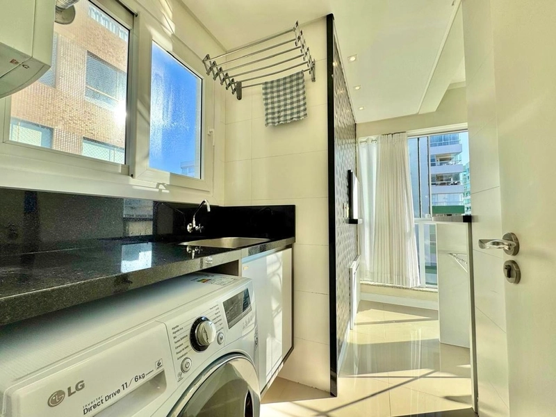 APARTAMENTO À VENDA COM VISTA ETERNA PARA O MAR E SERRA: 18ª foto da galeria de imagens do imóvel