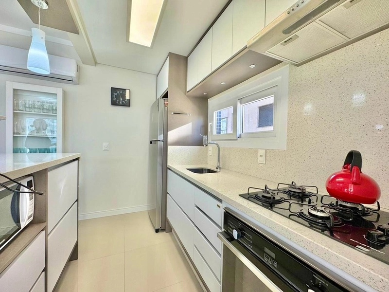 APARTAMENTO À VENDA COM VISTA ETERNA PARA O MAR E SERRA: 17ª foto da galeria de imagens do imóvel