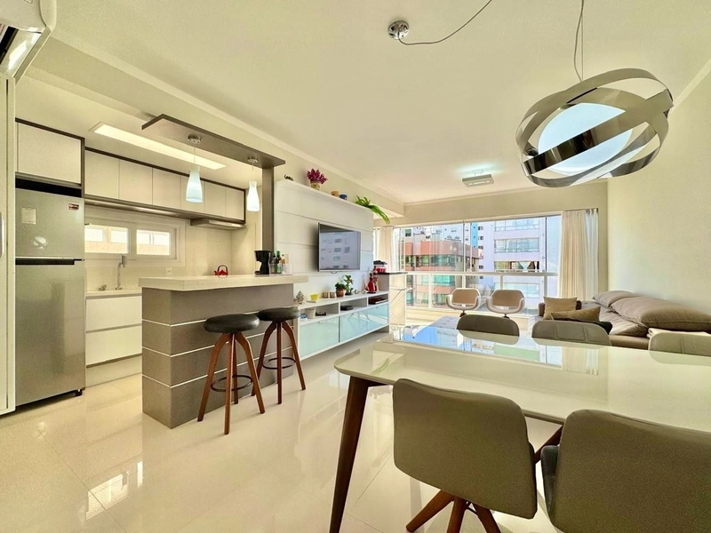 APARTAMENTO À VENDA COM VISTA ETERNA PARA O MAR E SERRA: 12ª foto da galeria de imagens do imóvel