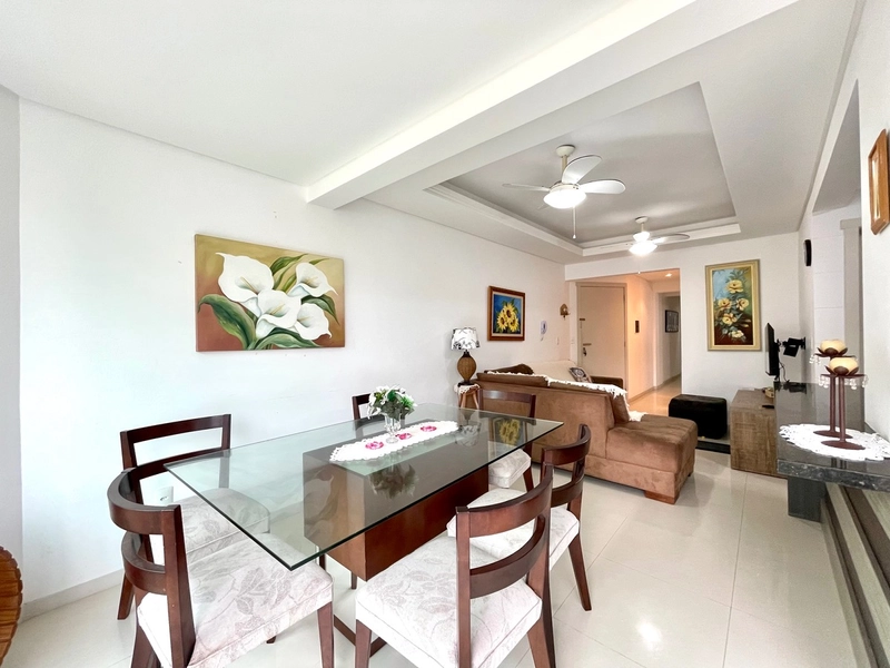 Sacadão de frente com churrasqueira, apartamento amplo e bem iluminado: 7ª foto da galeria de imagens do imóvel