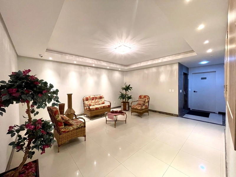 Sacadão de frente com churrasqueira, apartamento amplo e bem iluminado: 3ª foto da galeria de imagens do imóvel