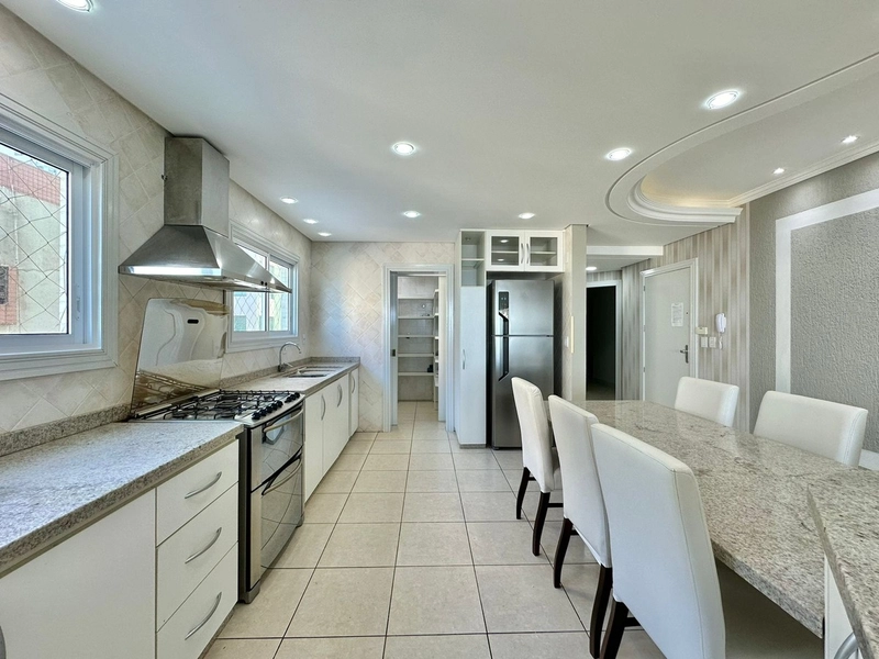 APARTAMENTO COM SACADA E VISTA MAR!: 10ª foto da galeria de imagens do imóvel
