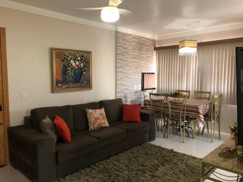 Mobiliado e decorado: 1ª foto da galeria de imagens do imóvel
