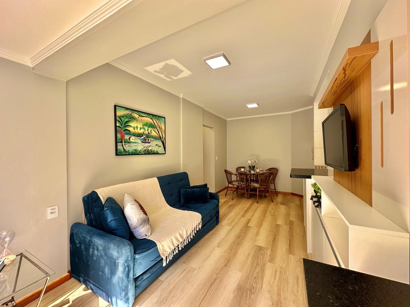 APARTAMENTO À VENDA BEM ILUMINADO, REVITALIZADO E COM INFRA!!!