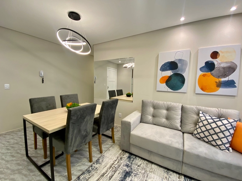 APARTAMENTO DECORADO, DE FRENTE PARA PRAÇA FLAVIO BOIANOVISK!!!: 2ª foto da galeria de imagens do imóvel