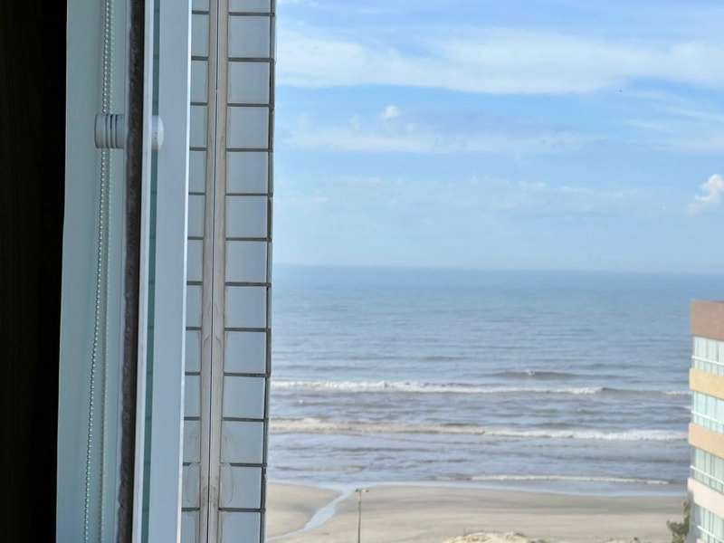 Apartamento enorme com vista mar e praça: 4ª foto da galeria de imagens do imóvel