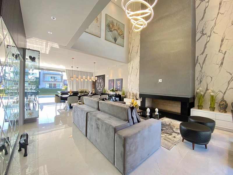 Sobrado Alto Padrão com 4 Suítes – Finamente Mobiliado e Decorado: 5ª foto da galeria de imagens do imóvel
