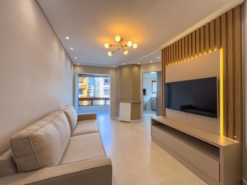 APARTAMENTO À VENDA! NO CORAÇÃO DA CIDADE!! TODO REFORMADO