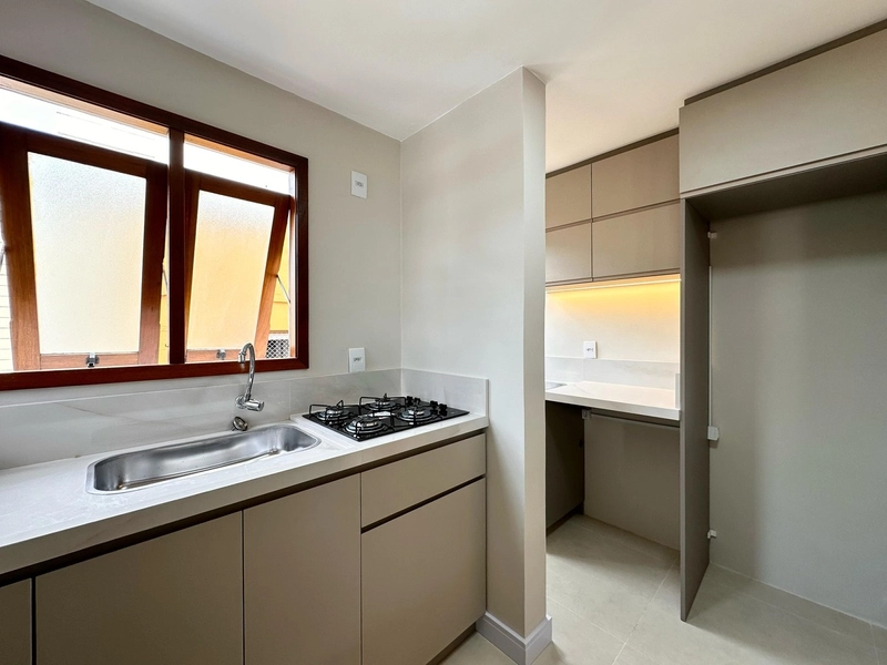 APARTAMENTO À VENDA! NO CORAÇÃO DA CIDADE!! TODO REFORMADO: 7ª foto da galeria de imagens do imóvel