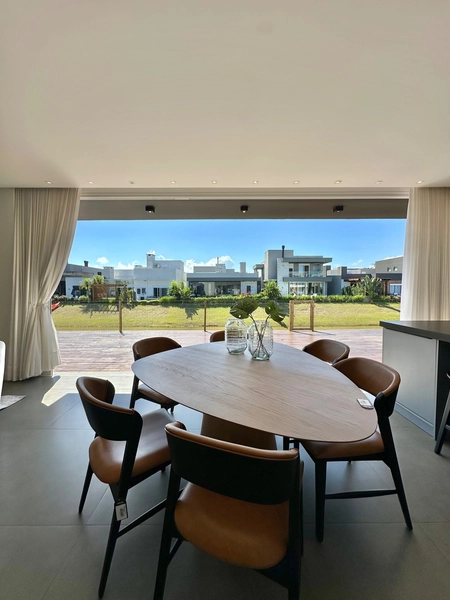 Casa Mobiliada com 4 Suítes à Beira do Lago no Capão Ilhas Resort: 7ª foto da galeria de imagens do imóvel