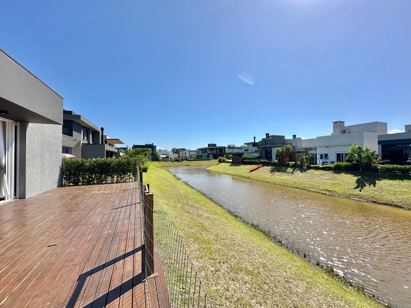 Casa Mobiliada com 4 Suítes à Beira do Lago no Capão Ilhas Resort: 19ª foto da galeria de imagens do imóvel