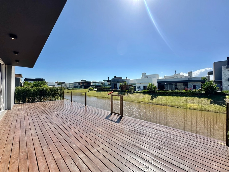 Casa Mobiliada com 4 Suítes à Beira do Lago no Capão Ilhas Resort: 17ª foto da galeria de imagens do imóvel