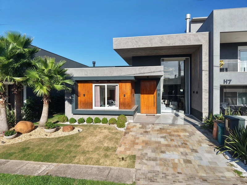 CASA PRONTA PARA USO A VENDA