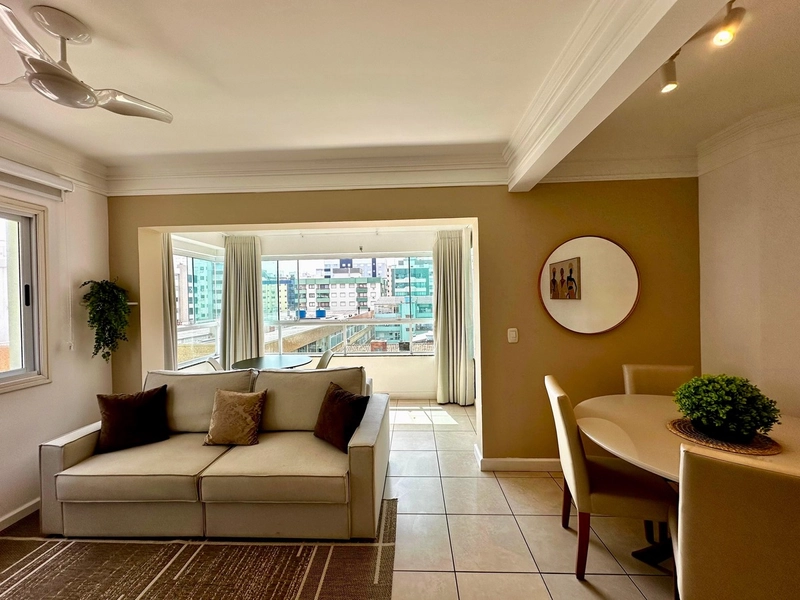 LINDO APARTAMENTO APENAS 1 QUADRA DO MAR: 5ª foto da galeria de imagens do imóvel