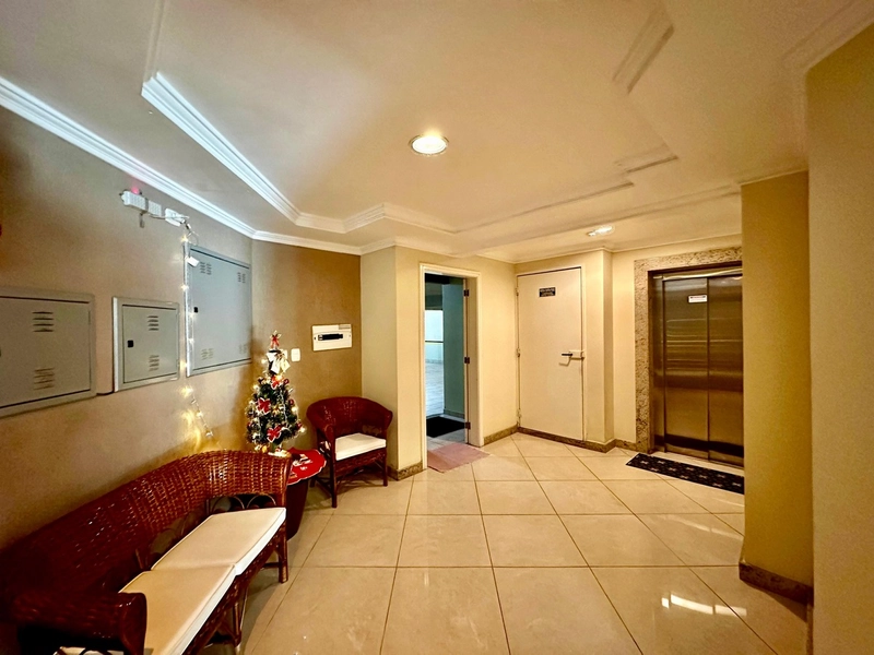 LINDO APARTAMENTO APENAS 1 QUADRA DO MAR: 3ª foto da galeria de imagens do imóvel