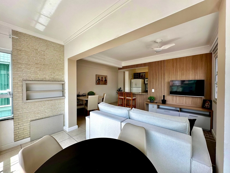 LINDO APARTAMENTO APENAS 1 QUADRA DO MAR: 10ª foto da galeria de imagens do imóvel