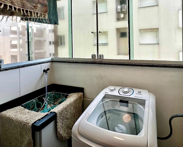LINDO APARTAMENTO APENAS 1 QUADRA DO MAR: 15ª foto da galeria de imagens do imóvel