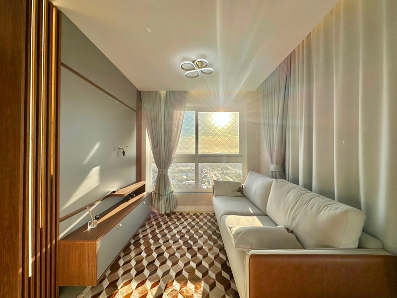 APARTAMENTO DE 03 SUÍTES MOBILIADO E DECORADO COM INFRAESTRUTURA