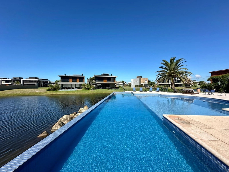 Linda casa no Condomínio Celebration, à poucos metros do mar!: 4ª foto da galeria de imagens do imóvel