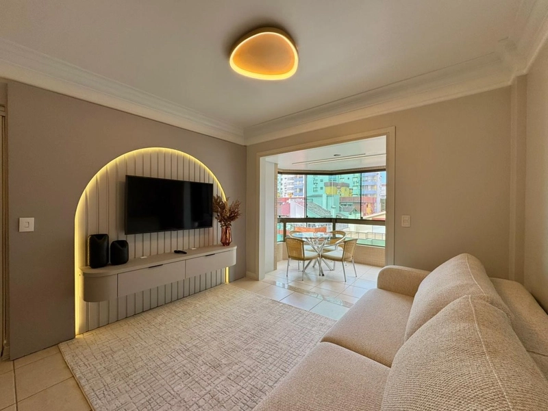 APARTAMENTO COM VISTA LIBERADA PARA  O MAR E PRAÇA DO FAROL!!!