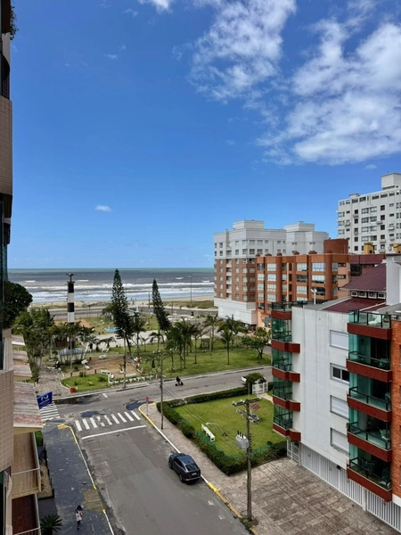 APARTAMENTO À VENDA  COM VISTA ETERNA PARA MAR E PRAÇA - RARIDADE: 3ª foto da galeria de imagens do imóvel