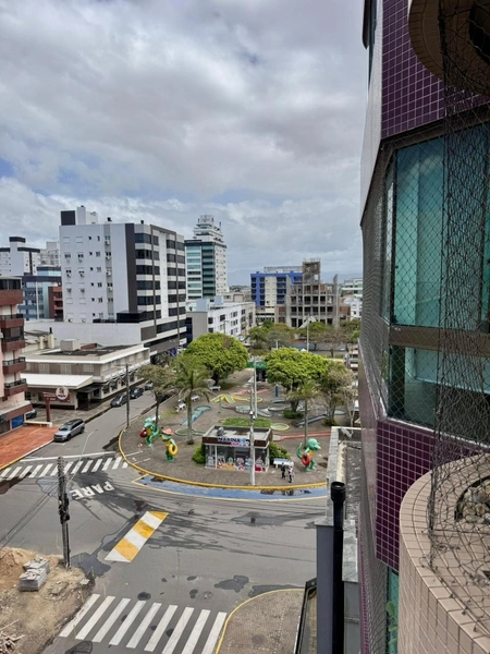 APARTAMENTO À VENDA  COM VISTA ETERNA PARA MAR E PRAÇA - RARIDADE: 5ª foto da galeria de imagens do imóvel