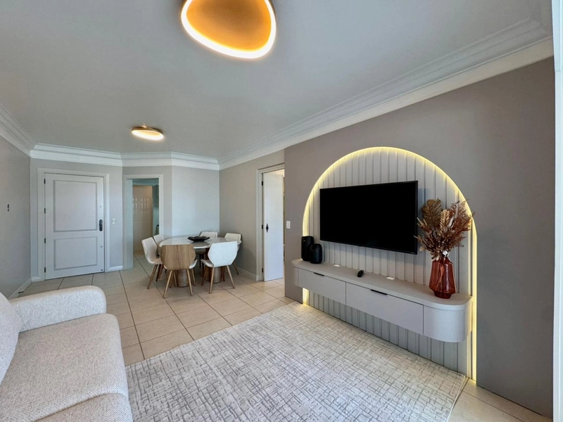 APARTAMENTO À VENDA  COM VISTA ETERNA PARA MAR E PRAÇA - RARIDADE: 8ª foto da galeria de imagens do imóvel