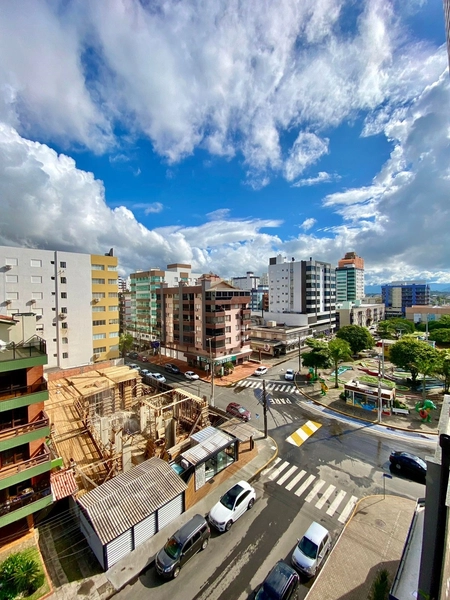 APARTAMENTO COM VISTA LIBERADA PARA O MAR E PRAÇA DO FAROL!!!: 8ª foto da galeria de imagens do imóvel